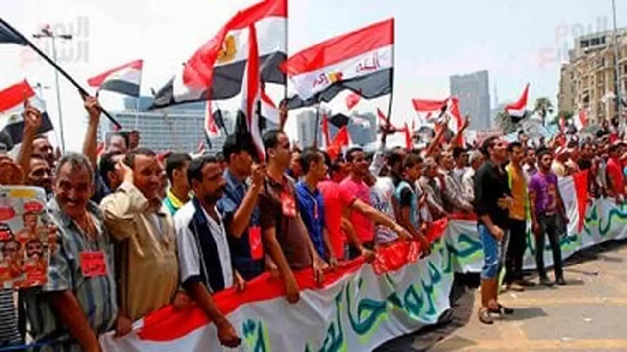 علم مصر يضيء الذاكرة في ذكرى ثورة 30 يونيو